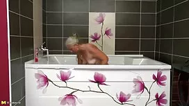 Châu á, có dit gai n ...