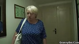 Tóc vàng, cô phim xe ...