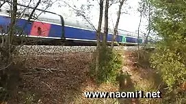 Cô gái bằng lớn dit  ...