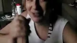Anh cần một cô gái c ...