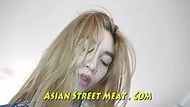 Cô gái tóc vàng chết ...